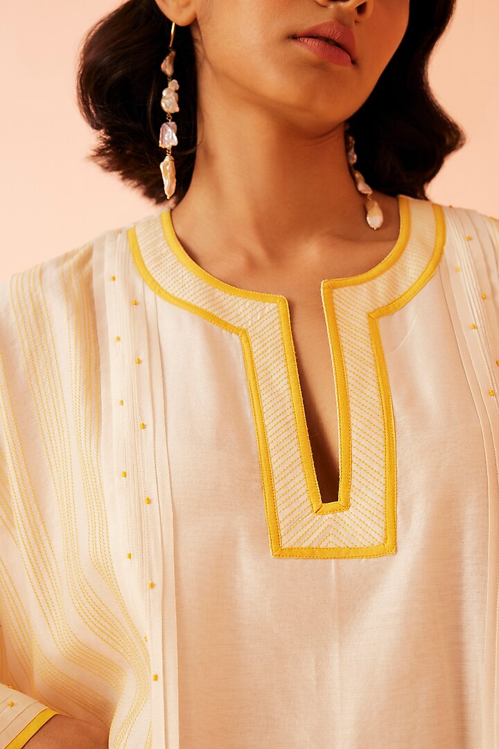 Ivory Silk Chanderi Embroidered Kurta Set by Sureena Chowdhri at Pernia's Pop Up Shop