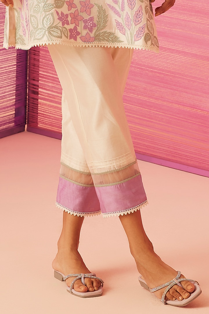 Ivory Silk Chanderi Floral Embroidered Kurta Set by Sureena Chowdhri at Pernia's Pop Up Shop