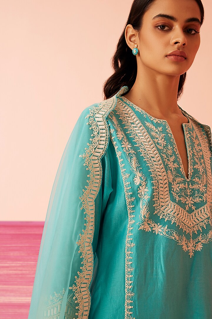 Ferozi Silk Chanderi Embroidered Kurta Set by Sureena Chowdhri at Pernia's Pop Up Shop