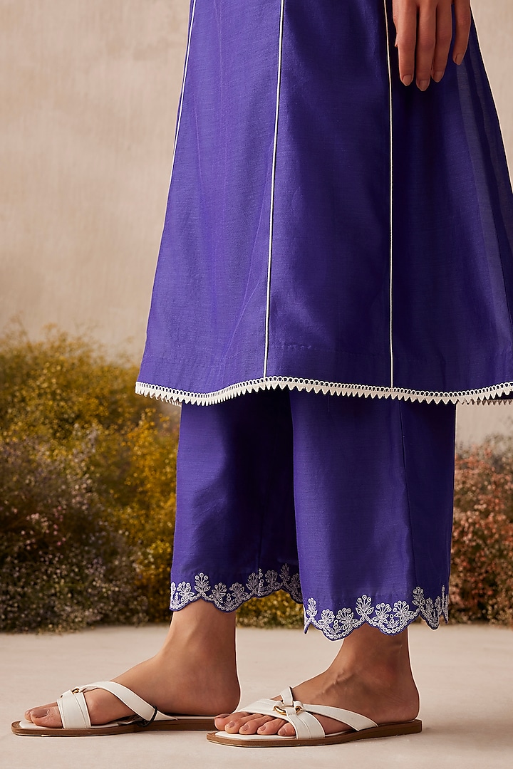 Violet Silk Chanderi Floral Thread Work A-Line Kurta Set by Sureena Chowdhri at Pernia's Pop Up Shop