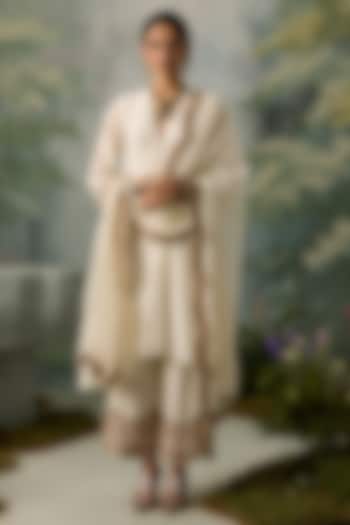 Ivory Silk Chanderi Aari Embellished Asymmetrical Kurta Set by Sureena Chowdhri at Pernia's Pop Up Shop