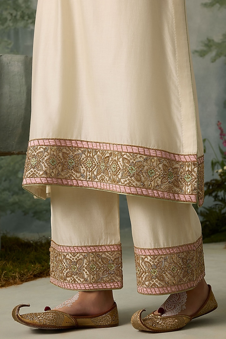 Ivory Silk Chanderi Zardosi Hand Embroidered Kurta Set by Sureena Chowdhri at Pernia's Pop Up Shop