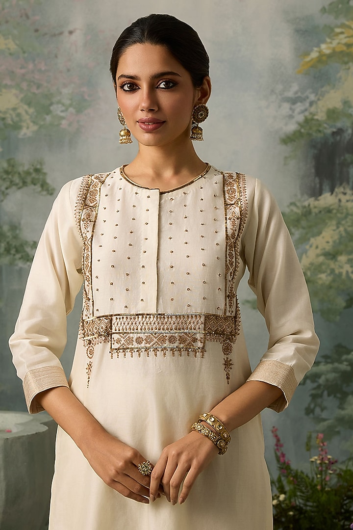Ivory Silk Chanderi Thread Work Kurta Set by Sureena Chowdhri at Pernia's Pop Up Shop