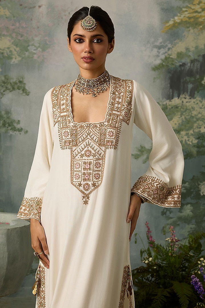 Ivory Muslin Cutwork Embroidered Kaftan by Sureena Chowdhri at Pernia's Pop Up Shop