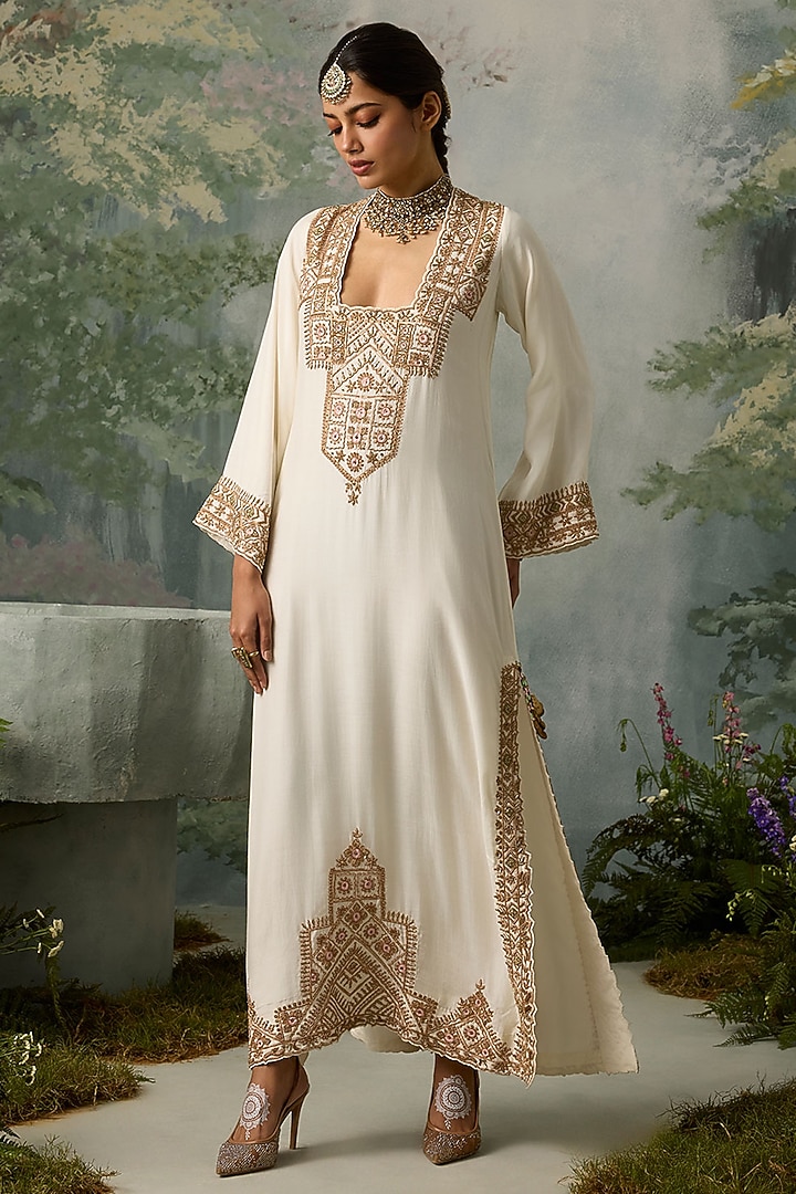 Ivory Muslin Cutwork Embroidered Kaftan by Sureena Chowdhri at Pernia's Pop Up Shop