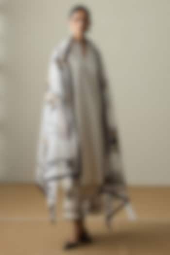Ivory Silk Chanderi Organza Applique A-Line Kurta Set by Sureena Chowdhri at Pernia's Pop Up Shop