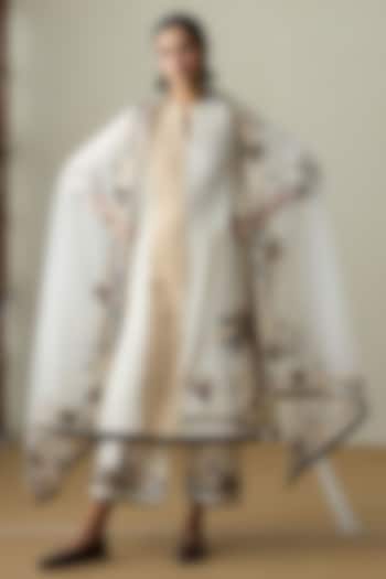 Ivory Silk Chanderi Applique Embroidered A-Line Kurta Set by Sureena Chowdhri at Pernia's Pop Up Shop