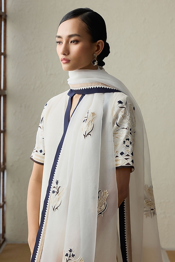 Ivory Cotton Gauze Applique Work Straight Kurta Set by Sureena Chowdhri at Pernia's Pop Up Shop