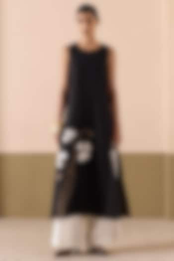 Black Linen Applique Work A-Line Kurta Set by Sureena Chowdhri at Pernia's Pop Up Shop