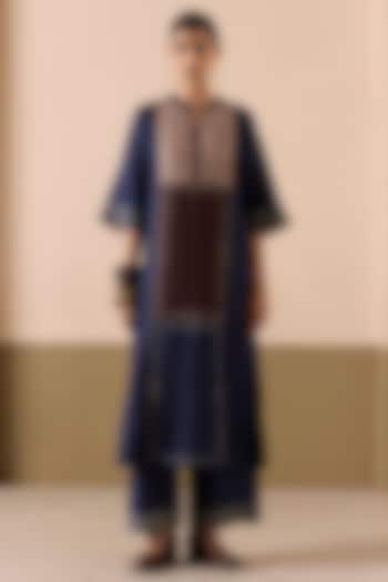 Navy Blue Linen Thread Work Straight Kurta Set by Sureena Chowdhri at Pernia's Pop Up Shop