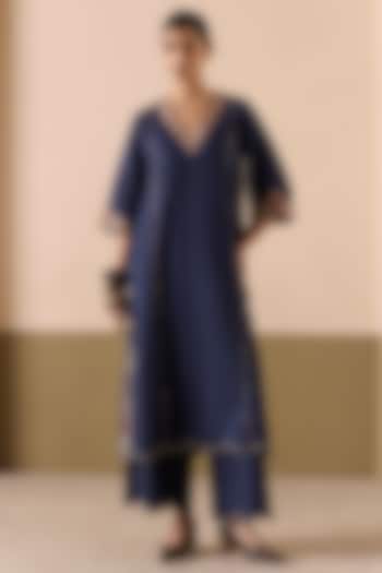 Navy Linen Applique & Work Kurta Set by Sureena Chowdhri at Pernia's Pop Up Shop
