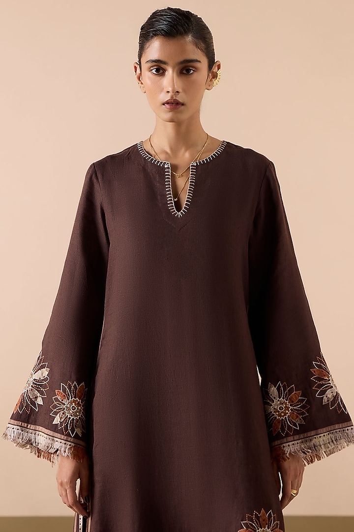Brown Linen Applique & Thread Work Kaftan by Sureena Chowdhri at Pernia's Pop Up Shop