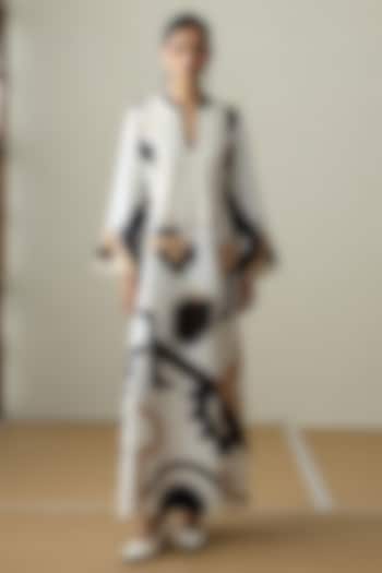 Ivory Muslin Applique Work Kaftan by Sureena Chowdhri at Pernia's Pop Up Shop