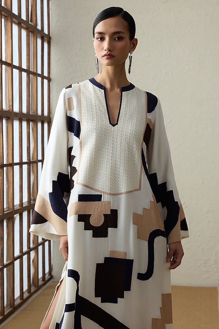 Ivory Muslin Applique Work Kaftan by Sureena Chowdhri at Pernia's Pop Up Shop