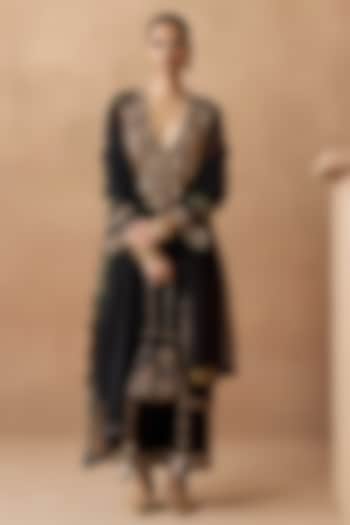 Black Silk Chanderi Zardosi Embroidered Kurta Set by Sureena Chowdhri at Pernia's Pop Up Shop