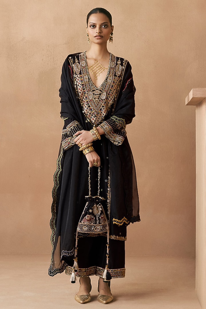 Black Silk Chanderi Zardosi Embroidered Kurta Set by Sureena Chowdhri at Pernia's Pop Up Shop