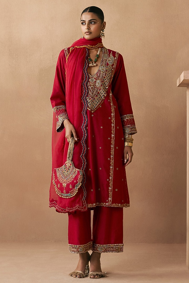 Deep Red Silk Chanderi Zardosi Embroidered Kurta Set by Sureena Chowdhri at Pernia's Pop Up Shop