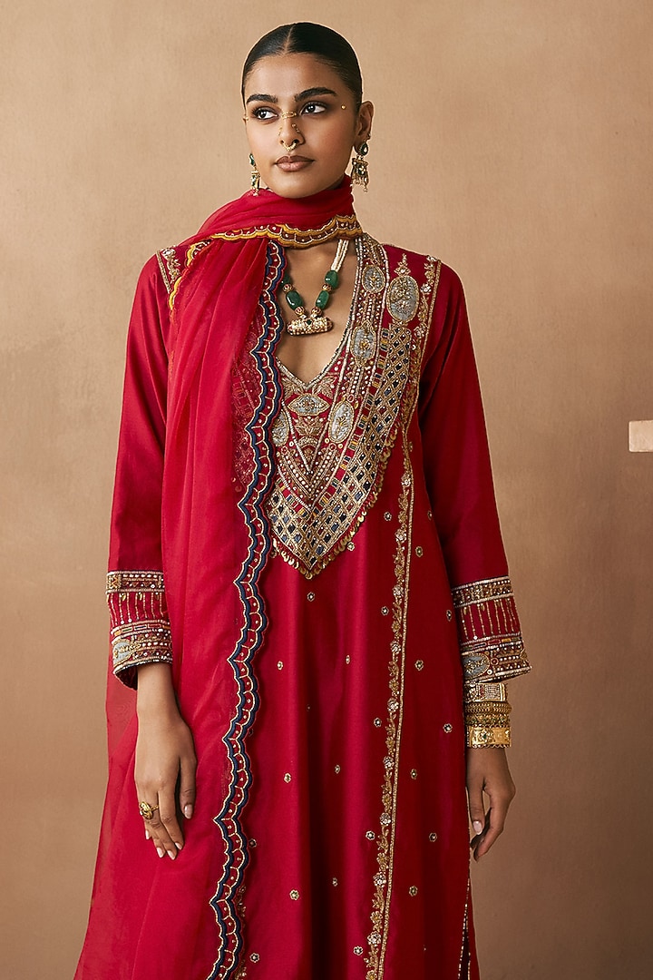 Deep Red Silk Chanderi Zardosi Embroidered Kurta Set by Sureena Chowdhri at Pernia's Pop Up Shop