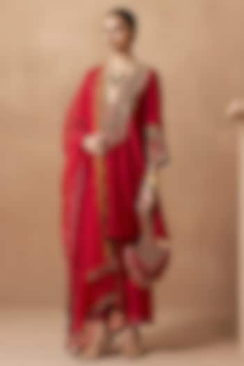 Deep Red Silk Chanderi Applique Embroidered Kurta Set by Sureena Chowdhri at Pernia's Pop Up Shop