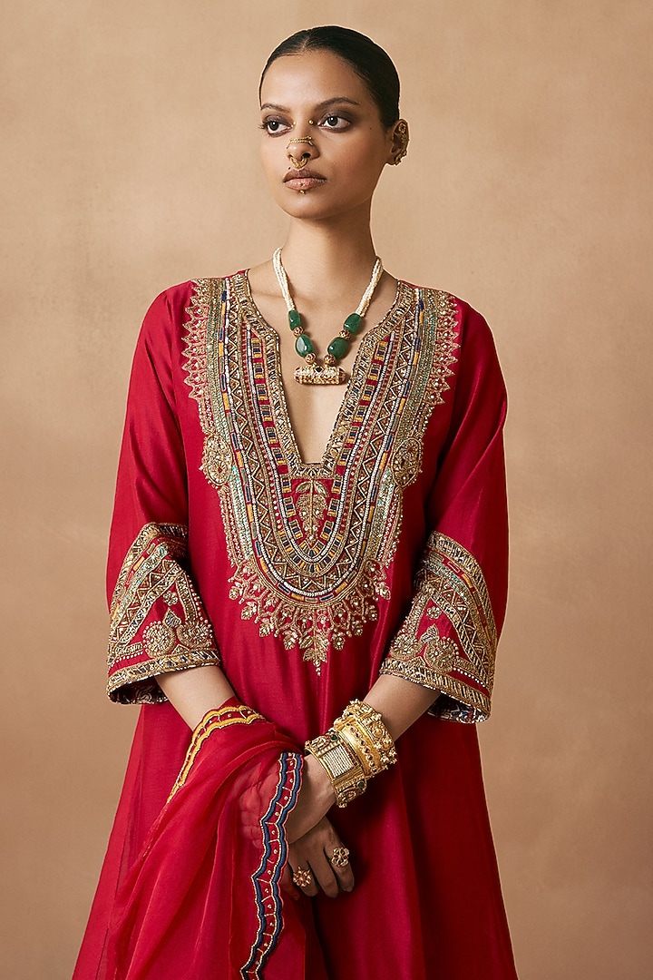 Deep Red Silk Chanderi Applique Embroidered Kurta Set by Sureena Chowdhri at Pernia's Pop Up Shop