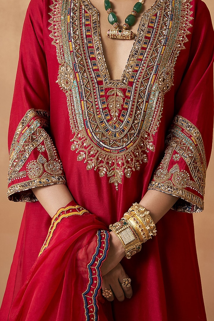 Deep Red Silk Chanderi Applique Embroidered Kurta Set by Sureena Chowdhri at Pernia's Pop Up Shop