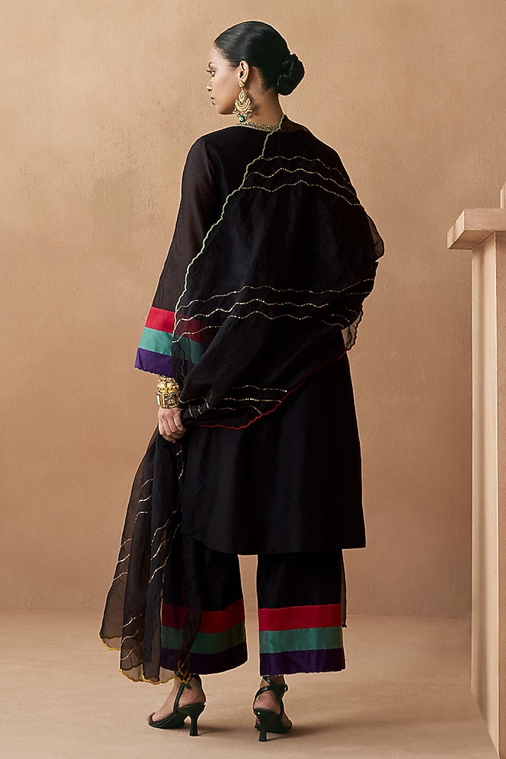 Black Silk Chanderi Aari Embroidered Kurta Set by Sureena Chowdhri at Pernia's Pop Up Shop