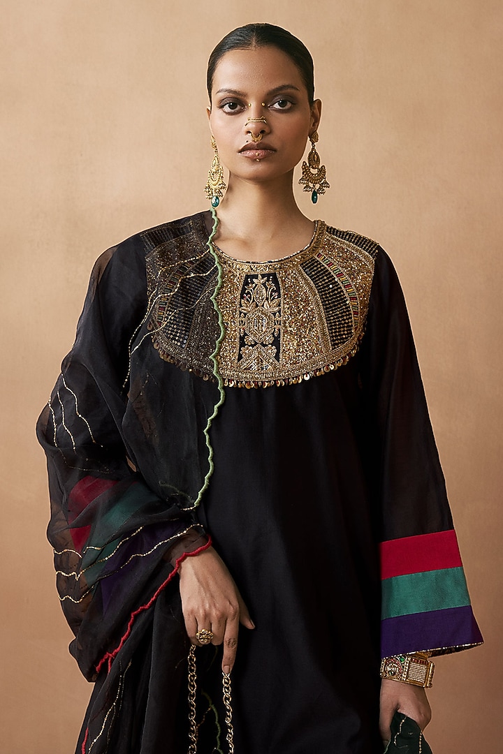 Black Silk Chanderi Aari Embroidered Kurta Set by Sureena Chowdhri at Pernia's Pop Up Shop