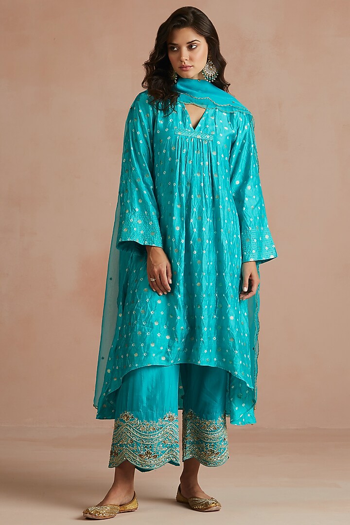 Turquoise Bandhani Silk Kurta Set by Sureena Chowdhri at Pernia's Pop Up Shop