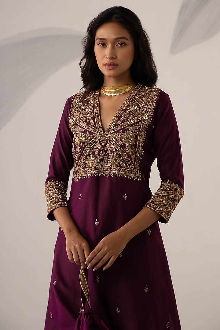 Wine Silk Chanderi Embroidered Kurta Set by Sureena Chowdhri at Pernia's Pop Up Shop