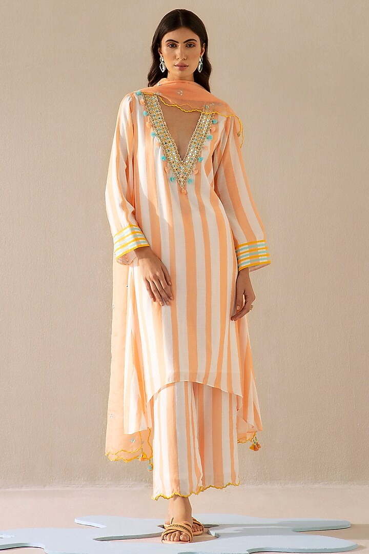 Peach & Ivory Cotton Chanderi Embroidered Kurta Set by Sureena Chowdhri at Pernia's Pop Up Shop