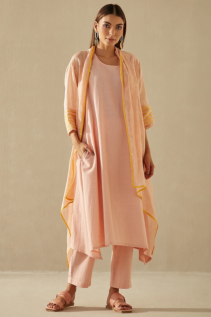 Peach Cotton Kurta Set by Sureena Chowdhri at Pernia's Pop Up Shop