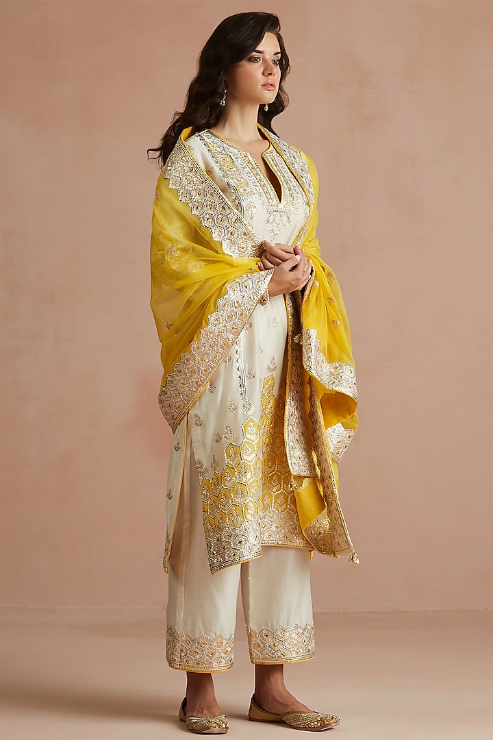 Ivory Silk Chanderi Embroidered Kurta Set by Sureena Chowdhri at Pernia's Pop Up Shop