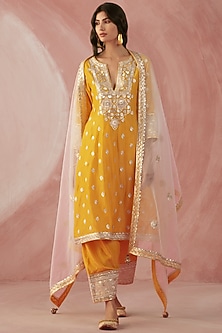 product-color-Yellow