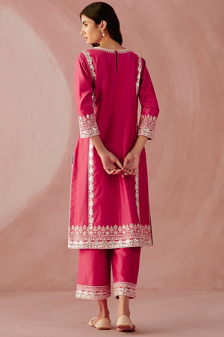 Crimson Silk Chanderi Embroidered Kurta Set by Sureena Chowdhri at Pernia's Pop Up Shop