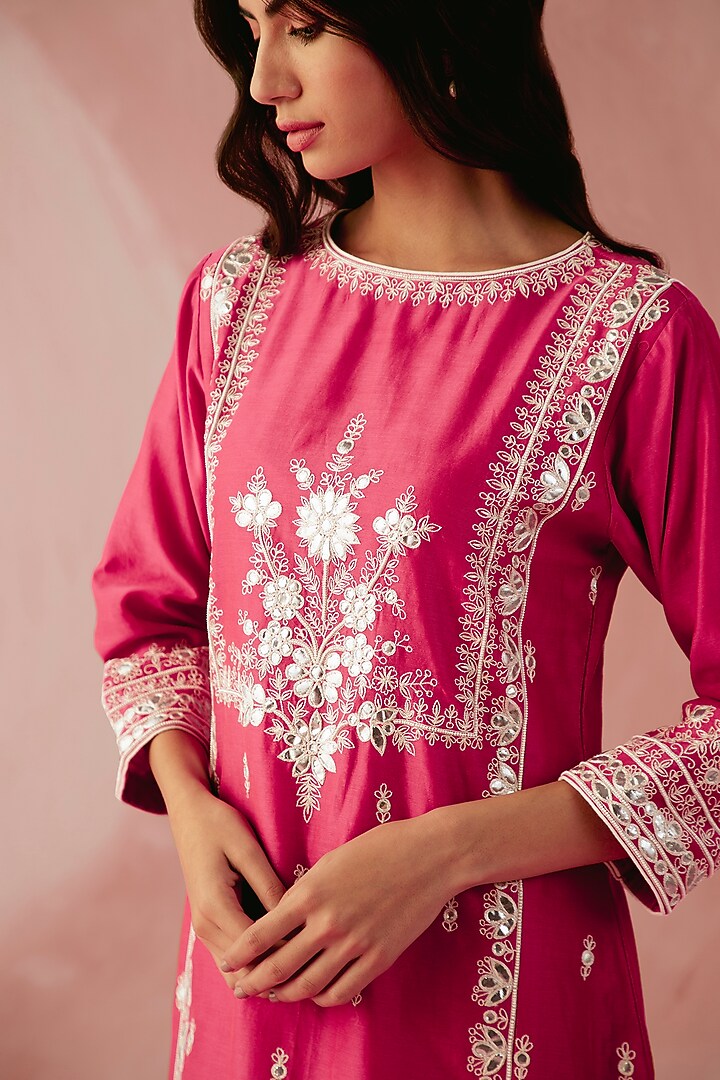 Crimson Silk Chanderi Embroidered Kurta Set by Sureena Chowdhri at Pernia's Pop Up Shop