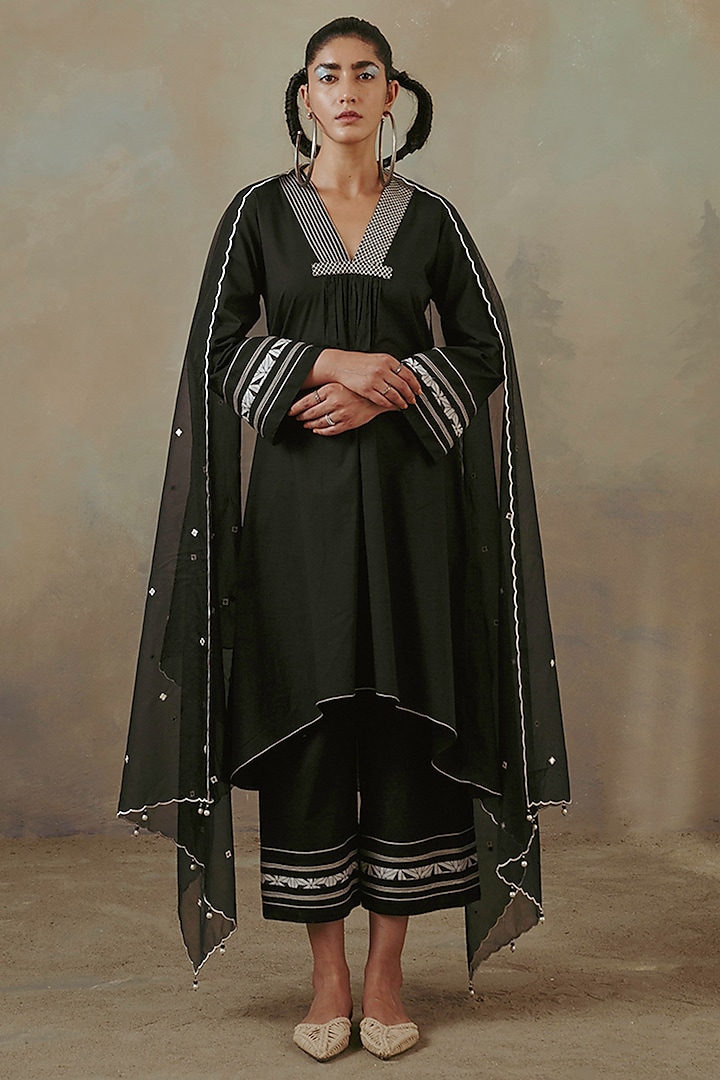 Ebony Black Cambric Cotton Embroidered Kurta Set by Sureena Chowdhri at Pernia's Pop Up Shop