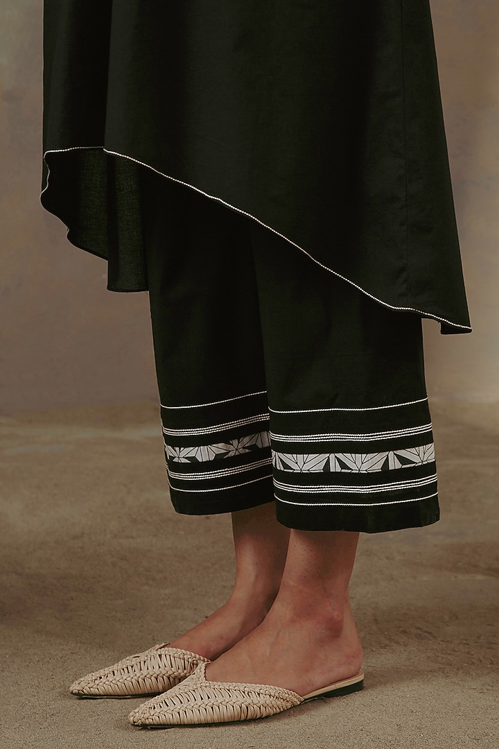 Ebony Black Cambric Cotton Embroidered Kurta Set by Sureena Chowdhri at Pernia's Pop Up Shop