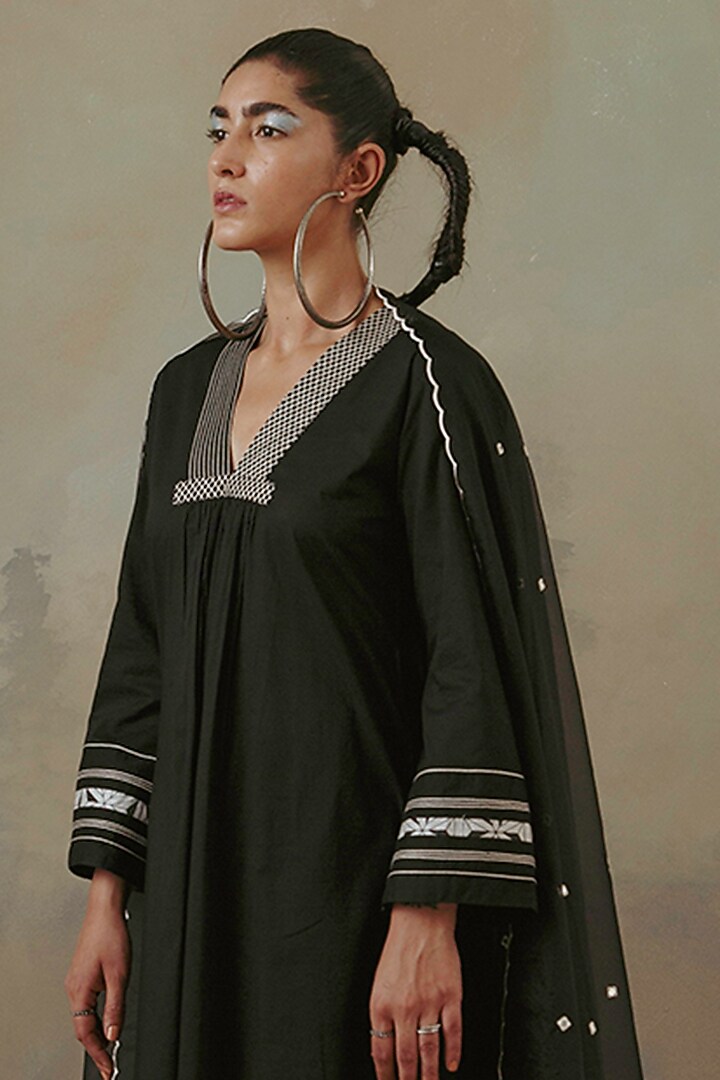 Ebony Black Cambric Cotton Embroidered Kurta Set by Sureena Chowdhri at Pernia's Pop Up Shop