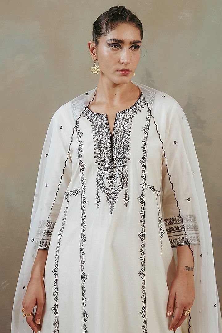 Ivory Silk Chanderi Embroidered Kurta Set by Sureena Chowdhri at Pernia's Pop Up Shop