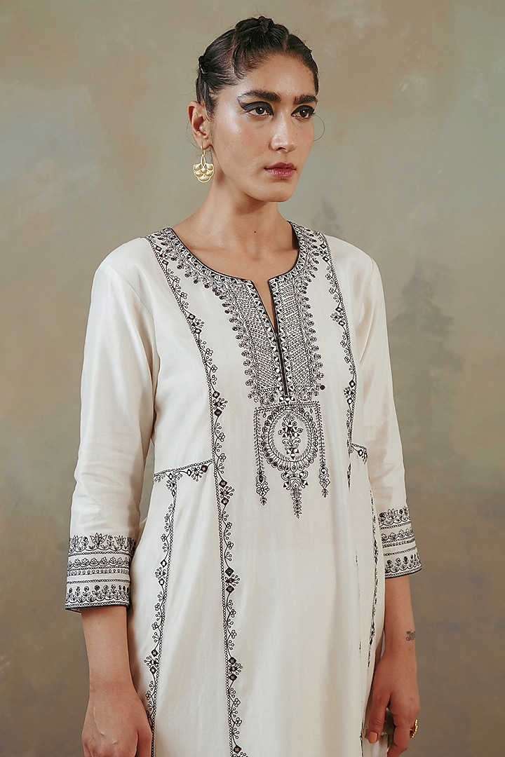 Ivory Silk Chanderi Embroidered Kurta Set by Sureena Chowdhri at Pernia's Pop Up Shop