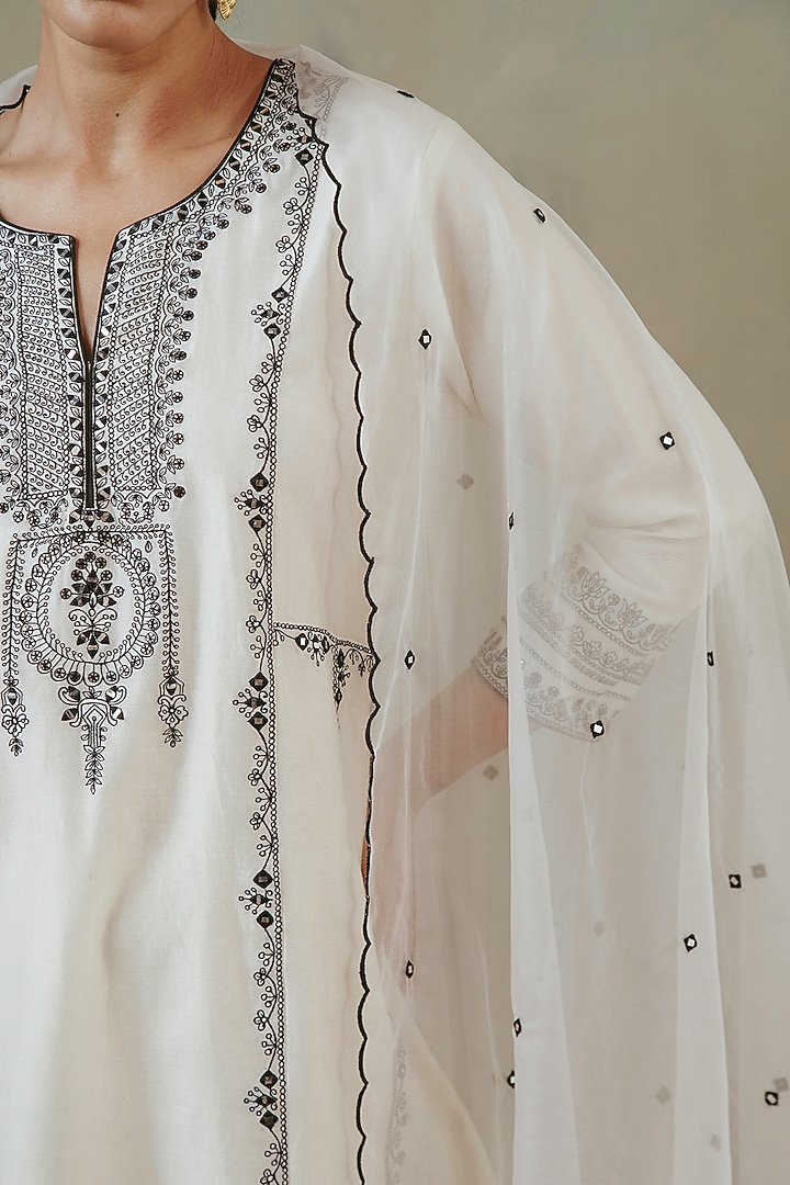 Ivory Silk Chanderi Embroidered Kurta Set by Sureena Chowdhri at Pernia's Pop Up Shop