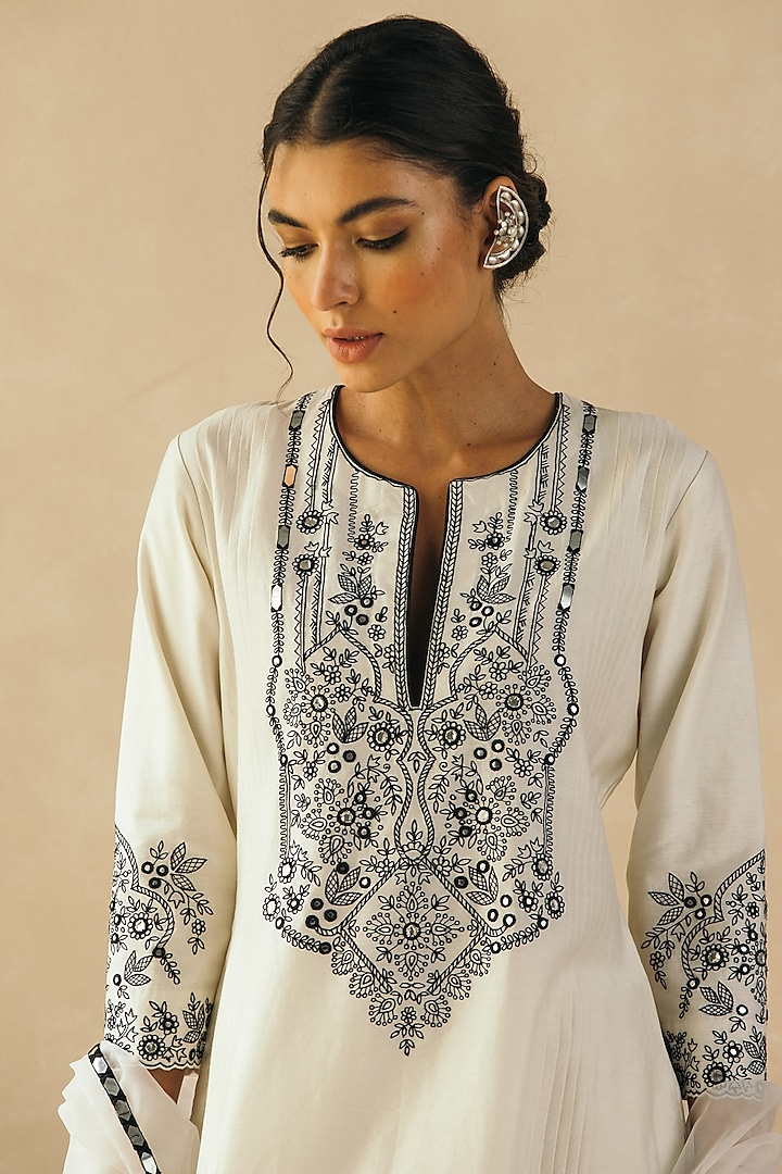 Ivory Silk Chanderi Embroidered Kurta Set by Sureena Chowdhri at Pernia's Pop Up Shop