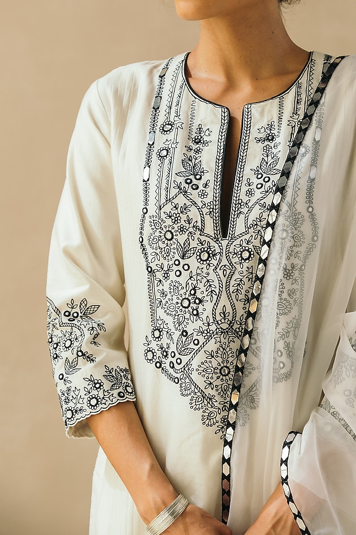 Ivory Silk Chanderi Embroidered Kurta Set by Sureena Chowdhri at Pernia's Pop Up Shop