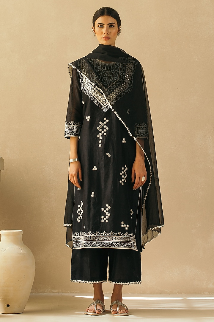 Midnight Black Silk Chanderi Embroidered Kurta Set by Sureena Chowdhri at Pernia's Pop Up Shop