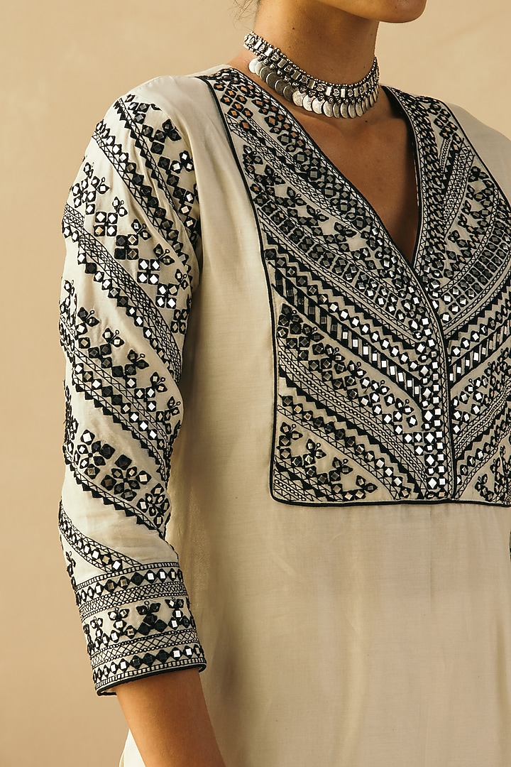Ebony Black & Ivory Silk Chanderi Hand Embroidered Kurta Set by Sureena Chowdhri at Pernia's Pop Up Shop