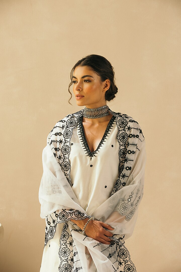 Ebony Black & Ivory Silk Chanderi Hand Embroidered Kurta Set by Sureena Chowdhri at Pernia's Pop Up Shop