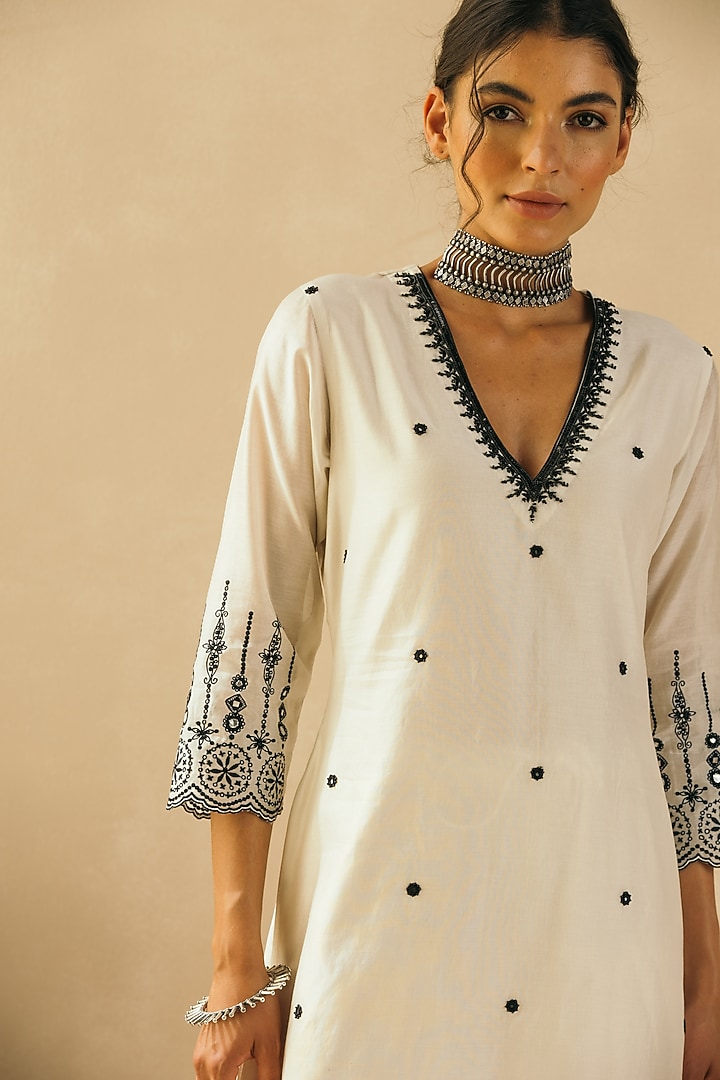 Ebony Black & Ivory Silk Chanderi Hand Embroidered Kurta Set by Sureena Chowdhri at Pernia's Pop Up Shop