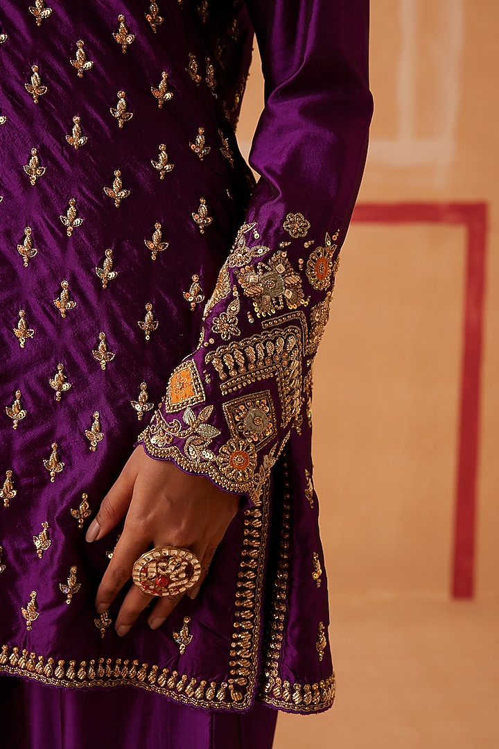Plum Pure Silk Hand Embroidered Kurta Set by Sureena Chowdhri at Pernia's Pop Up Shop