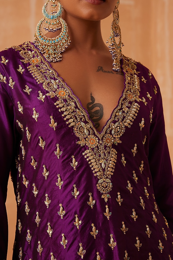 Plum Pure Silk Hand Embroidered Kurta Set by Sureena Chowdhri at Pernia's Pop Up Shop