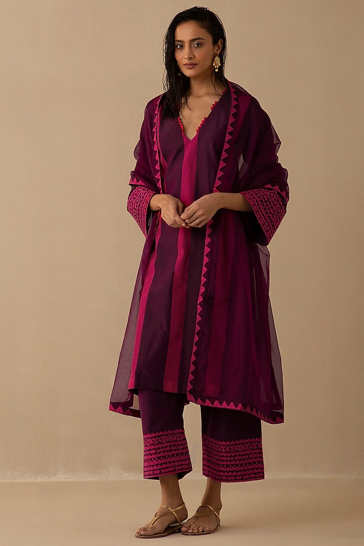 Wine & Crimson Magenta Silk Chanderi Kurta Set by Sureena Chowdhri at Pernia's Pop Up Shop